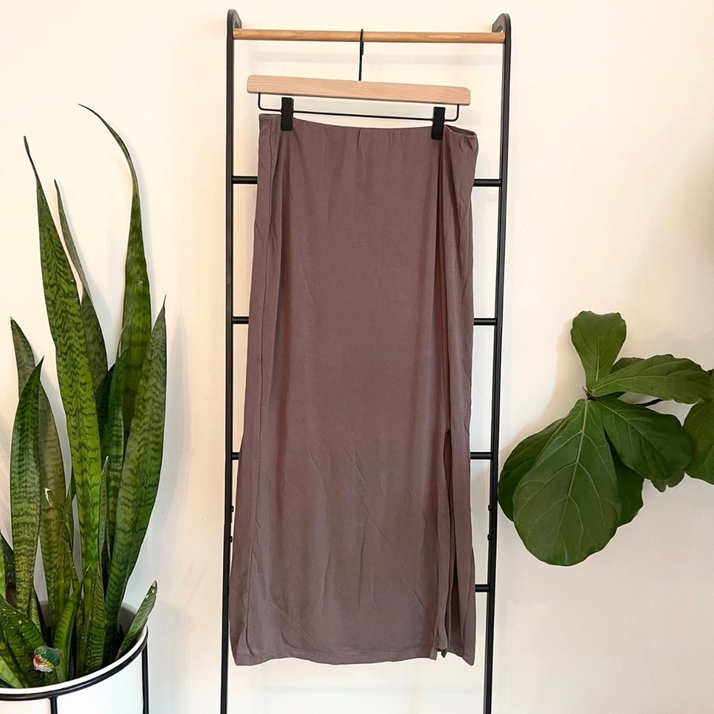 Front Slit Long Skirt